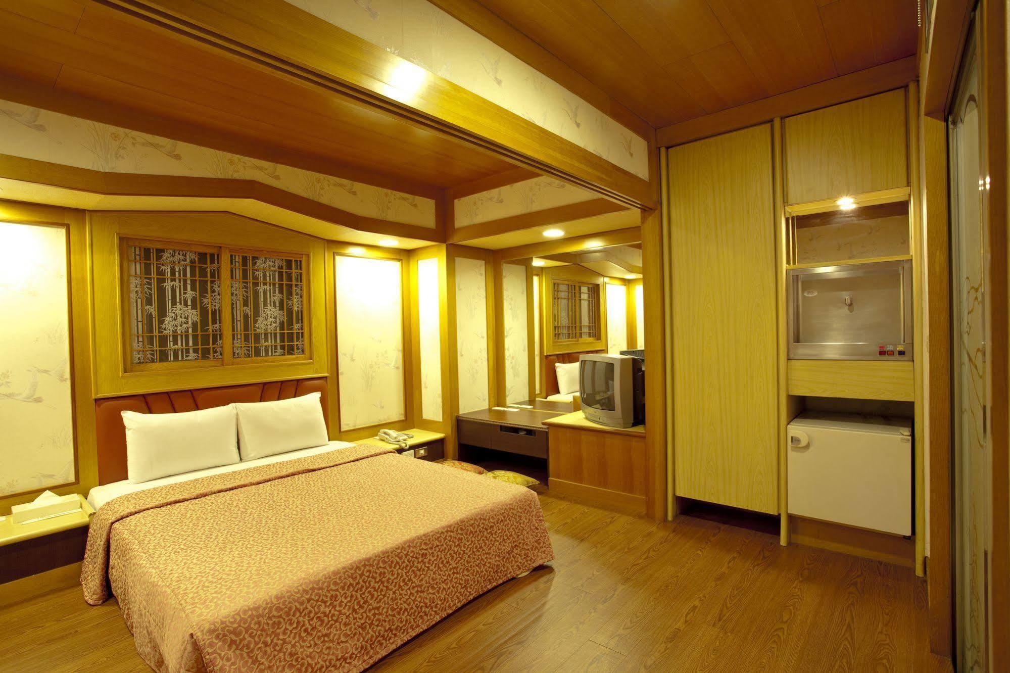 Huahou Hotel Kaohsziung Kültér fotó